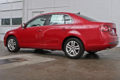 2010 Volkswagen Jetta Sedan 4dr DSG TDI - Click to see full-size photo viewer