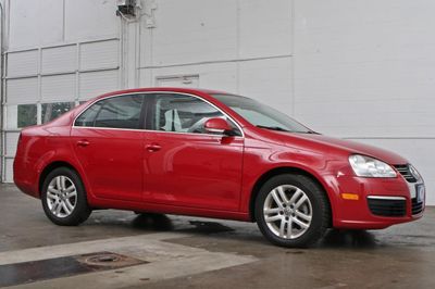 2010 Volkswagen Jetta Sedan 4dr DSG TDI - Click to see full-size photo viewer