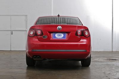 2010 Volkswagen Jetta Sedan 4dr DSG TDI - Click to see full-size photo viewer