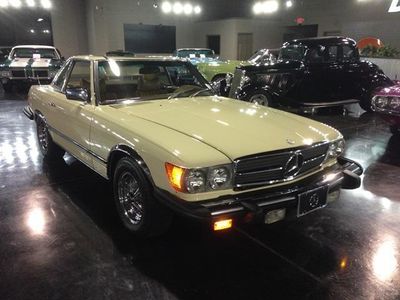 1977 Mercedes-Benz 450SL Roadster Both Tops - Click to see full-size photo viewer